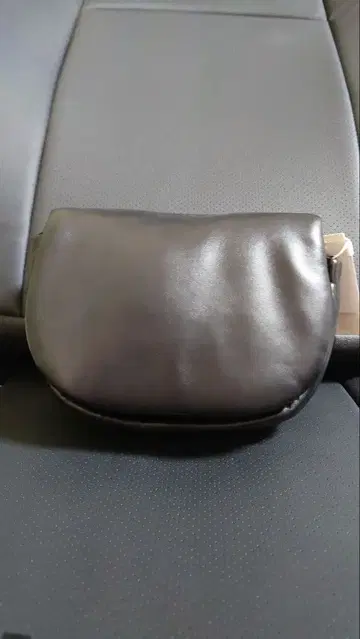 새상품 센스 오브 프레스 인조 가죽 패딩 플랩 숄더