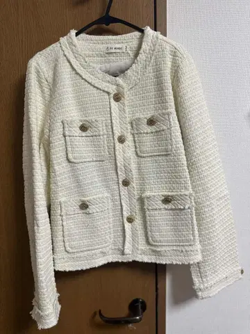 아이보리 트위드 노카라 자켓