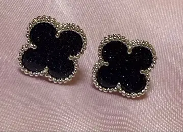 실버 925 클로버형 귀걸이 블랙 네이비 라메
