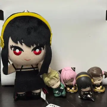 SPY x FAMILY 토모누이 요르 어깨 쿵 로이드 아냐 요르 베키