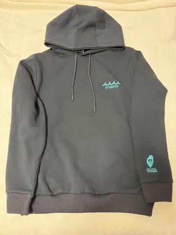 V12 x muta 콜라보 후드티 남성용 M 사이즈!!