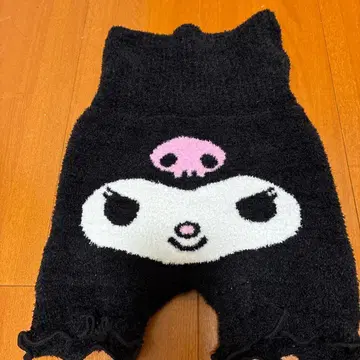 플리스 소재의 유니크한 복대