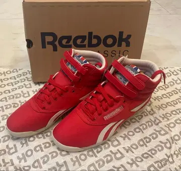 Reebok 하이컷 스니커즈