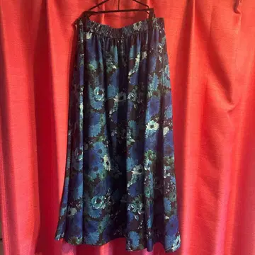 &LOVE의 플라워 프린트 꽃무늬 스커트 M 사이즈