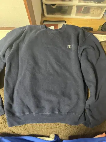 Champion 네이비 맨투맨