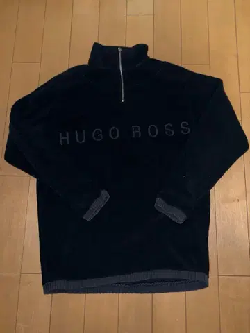 HUGO BOSS 하프 지퍼