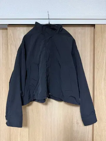 여성용 블랙 컬러 블루종 프론트 지퍼 포함