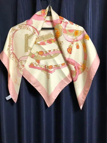 페라가모 실크 스카프 핑크