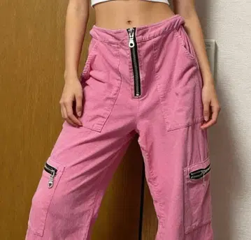 더 러기드 프리스트 핑크 하이웨스트 카고 팬츠