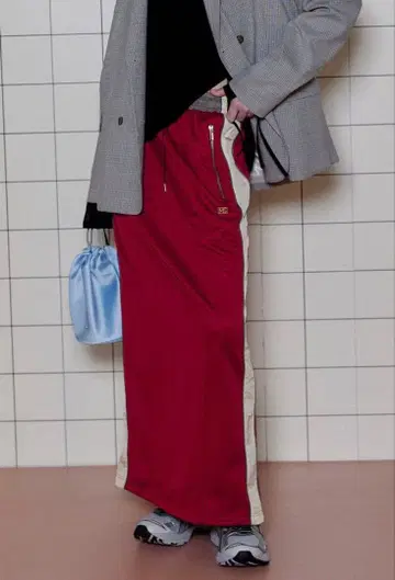 MAISON SPECIAL 트랙 맥시 스커트