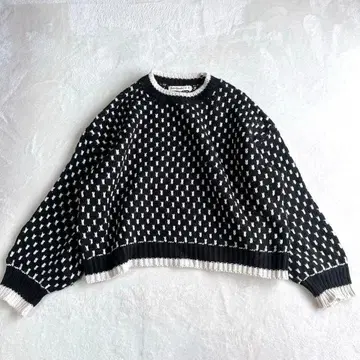 큐티 블론드 총무늬 니트 숏 기장 스웨터 도트 무늬 캐주얼 M