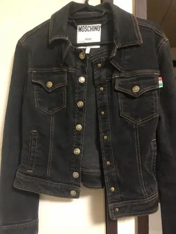 새상품급! 선착순! MOSCHINO 블랙 데님 자켓 42