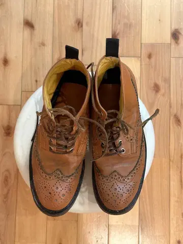 브라운 가죽 브로그 부츠