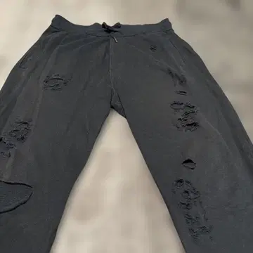 ZARA 남성용 크러쉬 맨투맨 데미지 가공 블랙 조거 팬츠