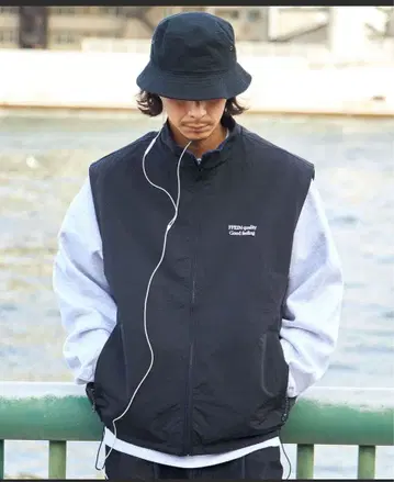 FFEIN (페리버서블 나일론 베스트 / 자수 풀 집업 드로 코드