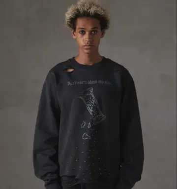 [ GRANCY ] 큐빅 디자인 데미지 맨투맨 풀오버