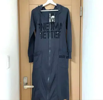 고스트 오브 할렘 후드 부착 롱 원피스