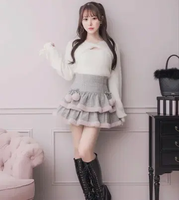 pium 퍼가 달린 티어드 미니 스커트 그레이 체크