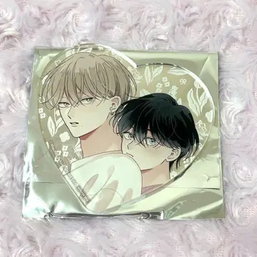 밑변 넓은 콜라보 카페 아크릴 코스터 엇갈린 키스