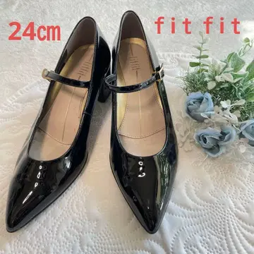 핏핏 뾰족코 블랙 에나멜 벨트 펌프스 새상품급 24cm