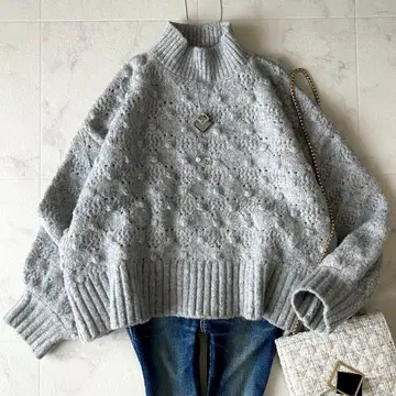 쉽스 워셔블 폼폼 니트 풀오버 입체 패턴 볼륨 소매 루즈핏