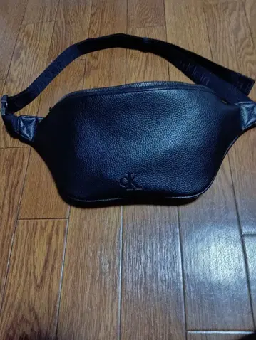 Calvin Klein 블랙 바디백 남성용, 여성용