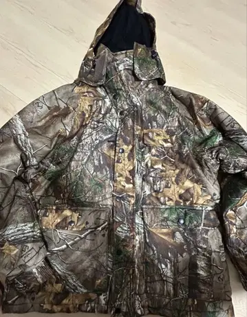 리얼트리 다운 자켓 후드 부착