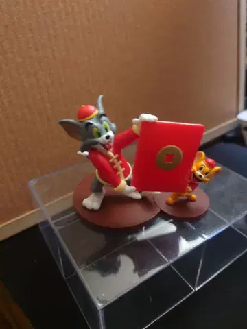 톰과 제리 피규어 빨간 깃발