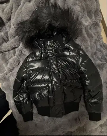 블랙 후드 부착 다운 자켓 S