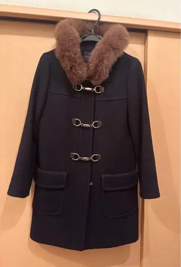 JUSGLITTY 네이비 퍼 더플 코트