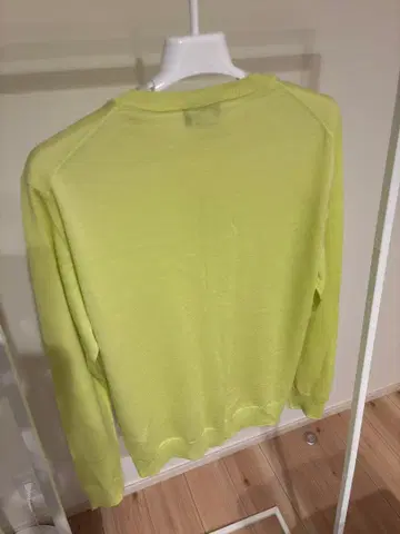 EMPORIO ARMANI 라이트 그린 스웨터