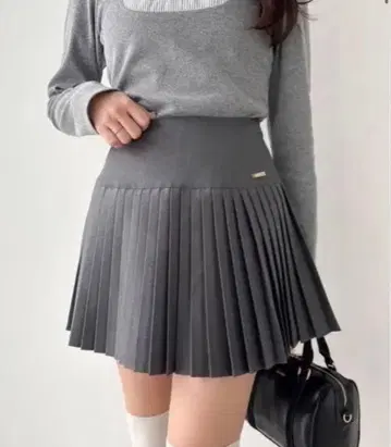 NICE CLAUP 그레이 플리츠 미니 스커트 S 사이즈