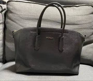 훌라 FURLA 토트백 A4 사이즈 수납 가능