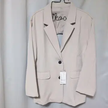 베이지 테일러드 자켓 백 오픈