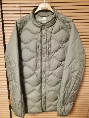 유니클로 화이트 마운티니어링 리사이클 하이브리드 다운 자켓 M