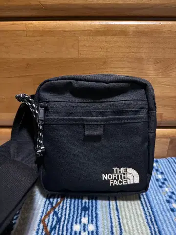 THE NORTH FACE 블랙 숄더백