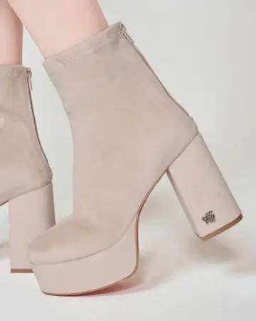 xs 사이즈 미셸 마카롱 벨로아 숏부츠 베이지