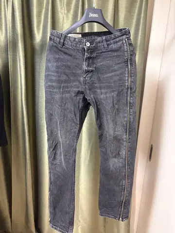 ZARA 그레이 사이드 스트라이프 데님 팬츠