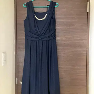 보 드레 네이비 골드 라메 슬리브리스 드레스 결혼식 등