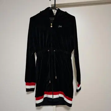 Rady 후드 부착 벨벳 원피스