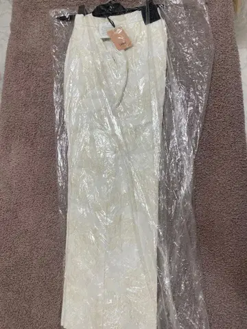 eimyistoire 화이트 슬랙스 미사용 택 포함