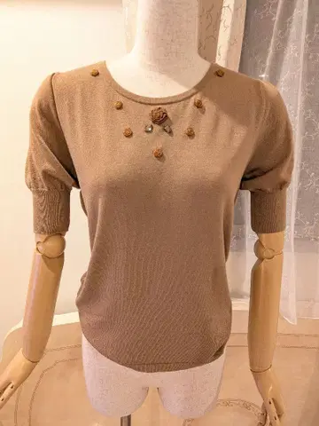 엠즈 그레이시 상의 38 브라운/짙은 갈색 플라워 모티브