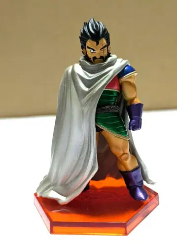 드래곤볼 파라가스 피규어