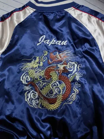 드래곤 자수 네이비 스카잔 M 사이즈