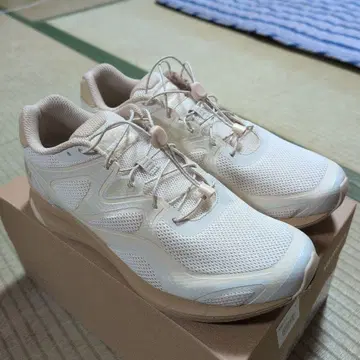 MERREL SKYQUEST TREK 26.5