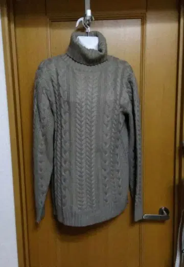 그레이 케이블 니트 터틀넥 L