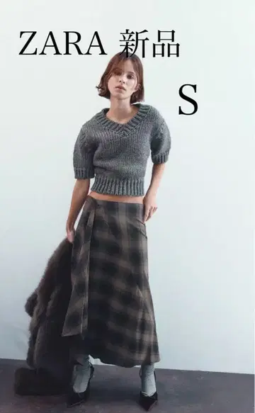 ZARA 이번 시즌 현행 모델 미사용 크롭 기장 V넥 니트 스웨터 S