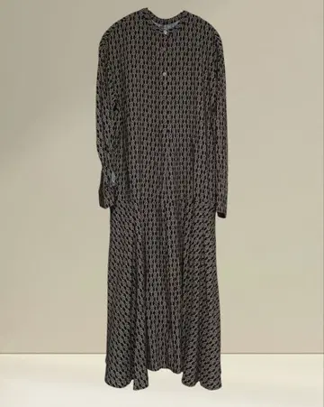앙코키네 체인 패턴 프린트 긴팔 롱 원피스