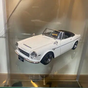 1/18 DATSUN Fairlady 2000 ignitionmodel