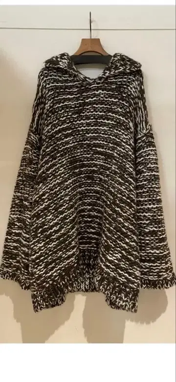 리비아나 콘티 오버 사이즈 니트